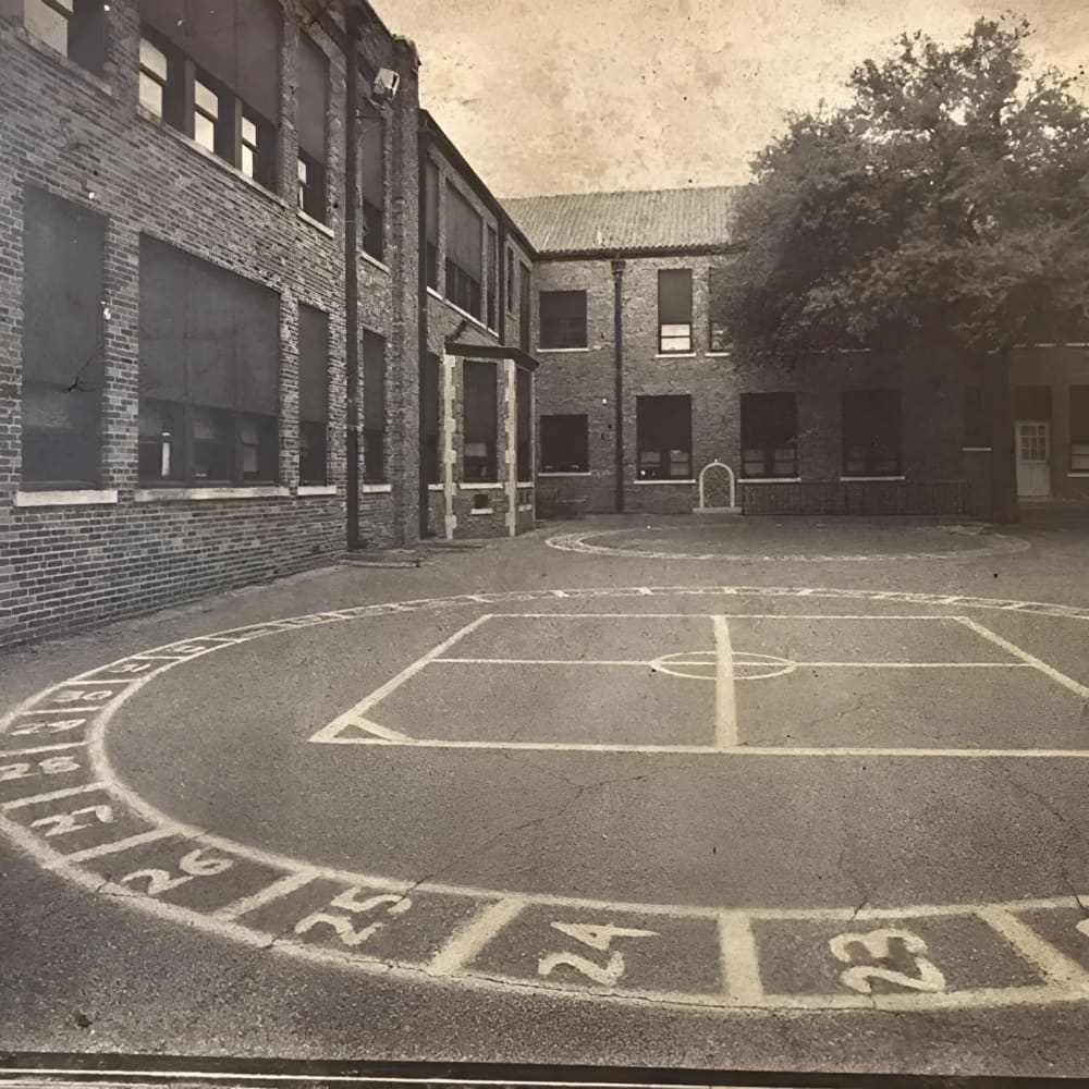 h.m. Peavy - Schoolhouse Assemblage & Construction 1984