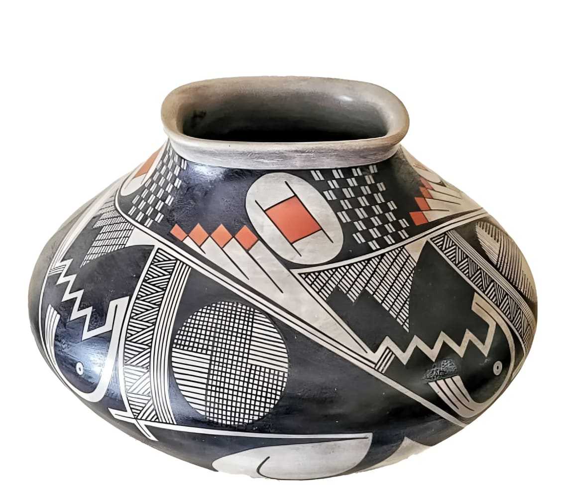 Juan Quezada Signed Vase - Re - psychles Vintage Shop & Art Gallery