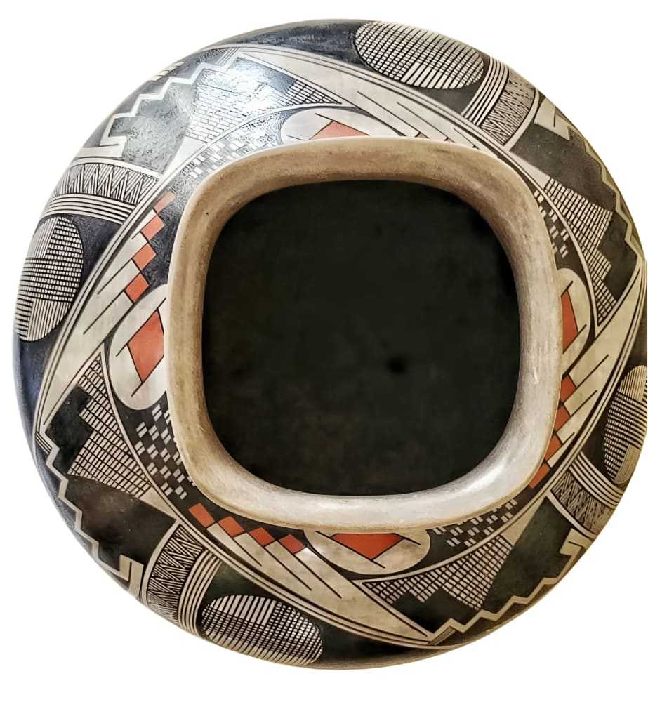 Juan Quezada Signed Vase - Re - psychles Vintage Shop & Art Gallery