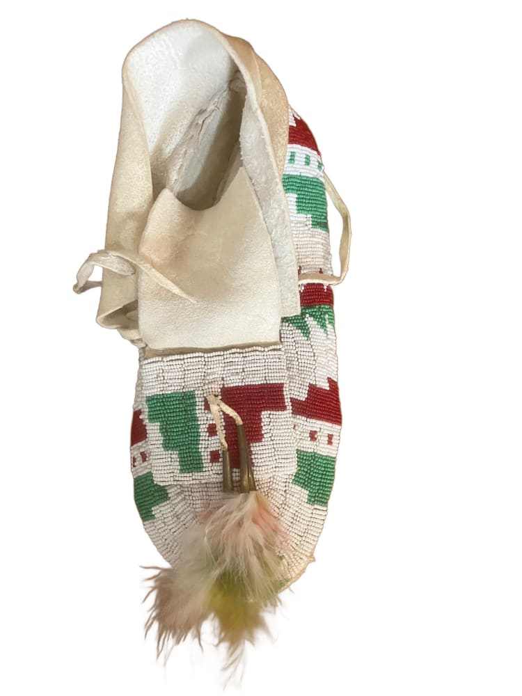 Sioux Authentic Hand - Beaded Moccasins - Re - psychles Vintage Shop & Art Gallery