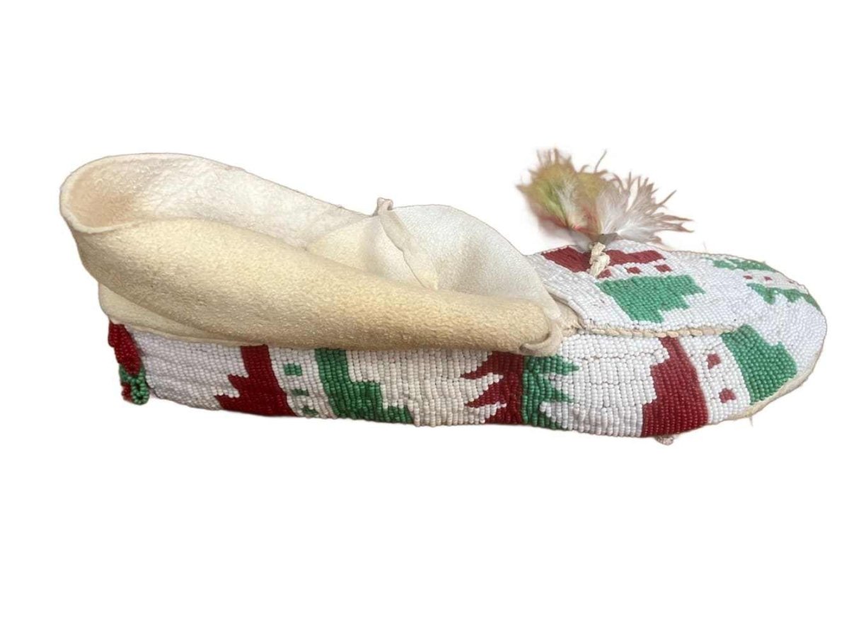 Sioux Authentic Hand - Beaded Moccasins - Re - psychles Vintage Shop & Art Gallery